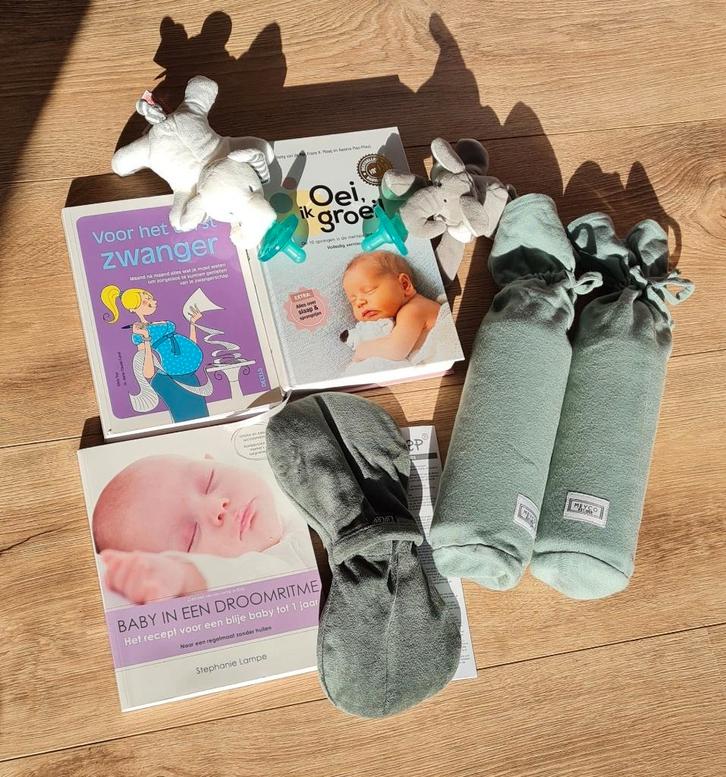 Baby en mama benodigde heden, Boeken, Zwangerschap en Opvoeding, Zo goed als nieuw, Zwangerschap en Bevalling, Ophalen