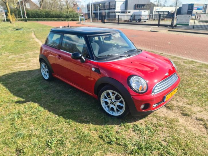 Mini 1.4 16V ONE 2007 Rood, Auto's, Mini, Particulier, One, ABS, Airbags, Airconditioning, Boordcomputer, Centrale vergrendeling