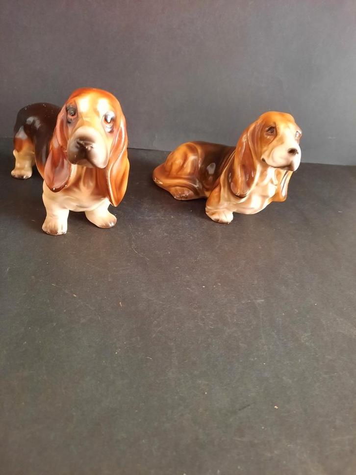 Basset hond zittend en staand, Verzamelen, Beelden en Beeldjes, Gebruikt, Dier, Ophalen of Verzenden