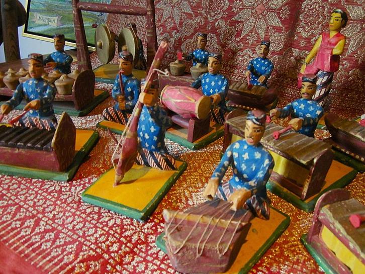 Indonesisch miniatuur  Gamelan orkest, Antiek en Kunst, Antiek | Speelgoed, Ophalen of Verzenden