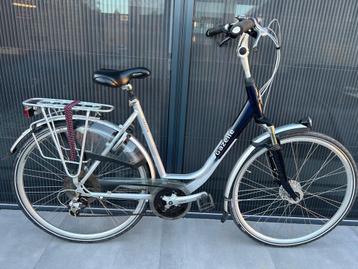 Gazelle Medeo Trekking Damesfiets D53 Deore 8x3 beschikbaar voor biedingen