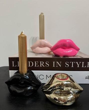 Lips in de vorm van kandelaar, vaasje, of spaarpot  beschikbaar voor biedingen