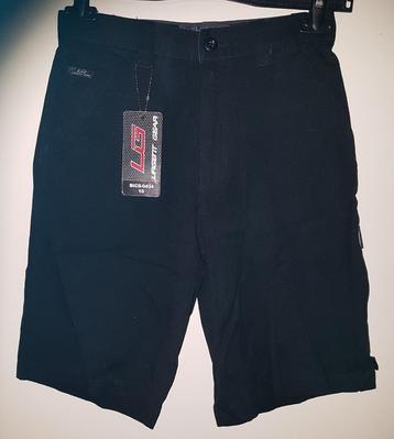 *SALE* Zwarte short Urgent Gear maat 140/146 *NIEUW* (2212)  beschikbaar voor biedingen