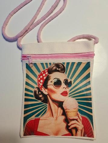 Festival tasje of kindertasje beschikbaar voor biedingen