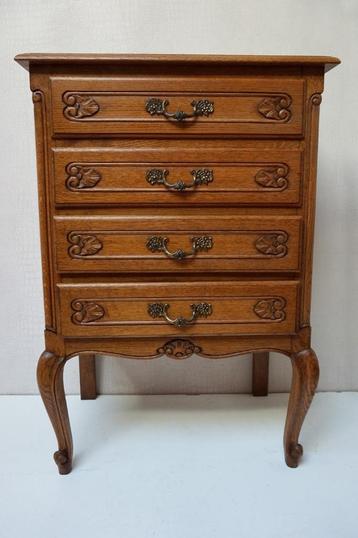 Vintage eiken ladekastje, nachtkastje beschikbaar voor biedingen