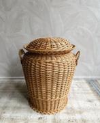 Vintage rotan wasmand met deksel, Huis en Inrichting, Overige typen, Ophalen of Verzenden, Zo goed als nieuw