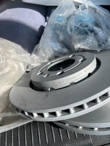 BOSCH Nieuwe remschijven met remblokken beschikbaar voor biedingen