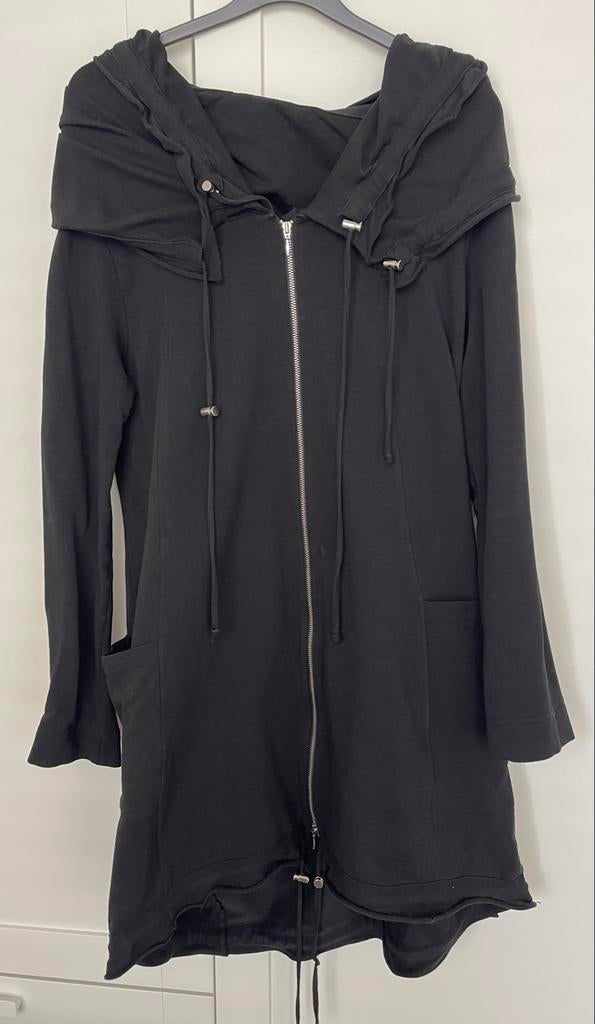 Zwarte knielange jas van Cora Kemperman - Maat L, Verzenden, Zwart, Maat 42/44 (L), Zo goed als nieuw