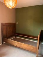 Vintage houten bed - met lattenbodem, Ophalen, Zo goed als nieuw, Twijfelaar