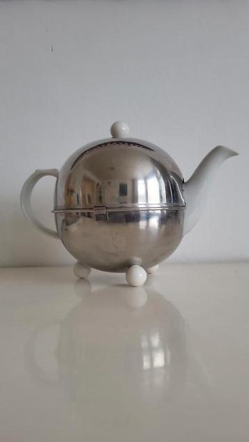 Theepot.  beschikbaar voor biedingen