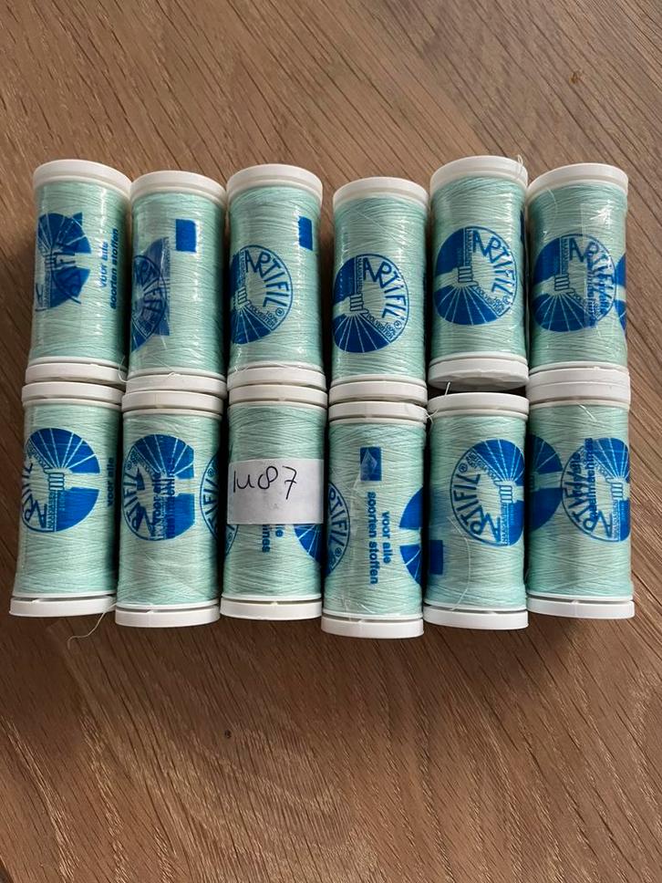 Artifil naaigaren pastel mint 12x klosje - Nieuw in seal, Hobby en Vrije tijd, Naaien en Fournituren, Nieuw, Garen of Naald(en)