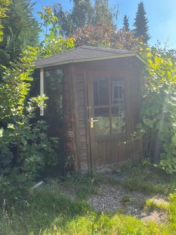 Tuinhuis beschikbaar voor biedingen