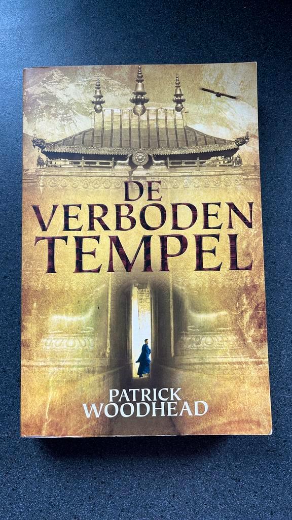 Patrick Woodhead - De verboden tempel, Boeken, Thrillers, Zo goed als nieuw, Nederland, Ophalen of Verzenden