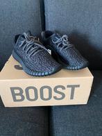 Yeezy boost 350 pirate black eu 36, Nieuw, Ophalen of Verzenden, Yeezy, Sneakers of Gympen