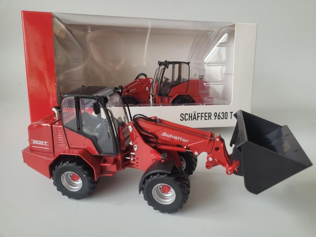 Shaffer 9630T rood USK 1:32, Ophalen of Verzenden, Nieuw, Tractor of Landbouw, Overige merken