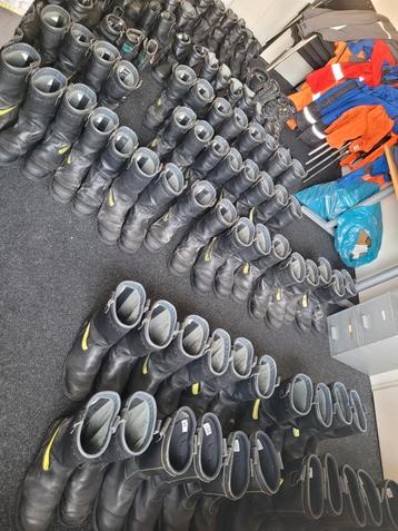 Brandweerlaarzen / Veiligheidslaarzen beschikbaar voor biedingen