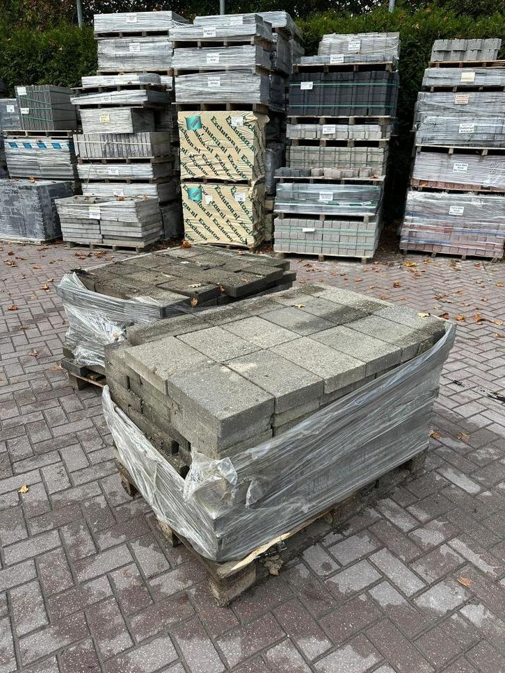 17,86m2 Betontegel strak 20x30x6 antraciet (gebruikt), Tuin en Terras, Tegels en Klinkers, Gebruikt, Terrastegels, Beton, 10 m² of meer