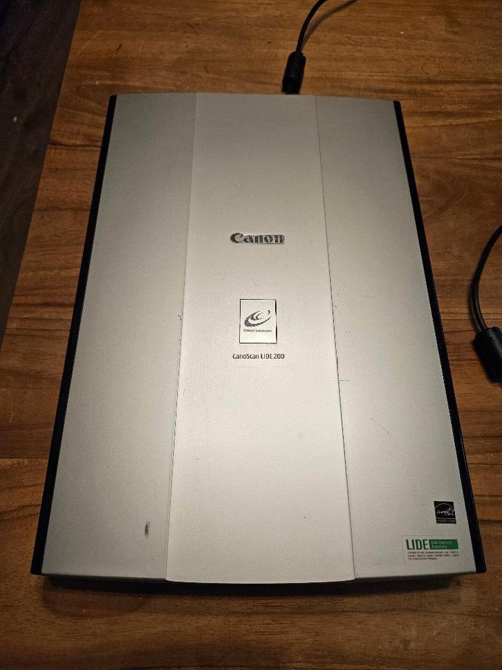 Canon CanoScan LiDE 200 flatbed-scanner (USB powered), Computers en Software, Scanners, Gebruikt, Flatbedscanner, MacOS, Windows