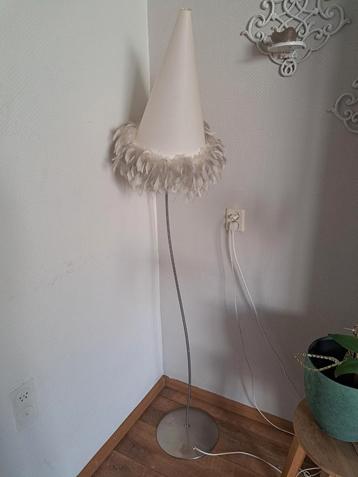 Slaapkamerlamp wit beschikbaar voor biedingen