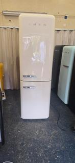 Smeg Koelvriescombie creme, Ophalen, Zo goed als nieuw, Met aparte vriezer