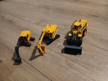 3 miniaturen  beschikbaar voor biedingen