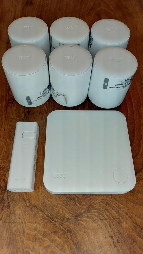 Tado V3+ Slimme Thermostaat – 6 Radiatorknoppen + Bridge, Doe-het-zelf en Verbouw, Thermostaten, Zo goed als nieuw, Slimme thermostaat