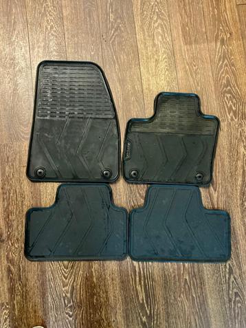 Kovvar: set rubberen automatten Volvo XC 40. Zwart met rand beschikbaar voor biedingen