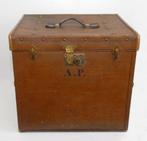 Oude vierkante hutkoffer hoedenkoffer hat trunk ladies trunk, Antiek en Kunst, Ophalen