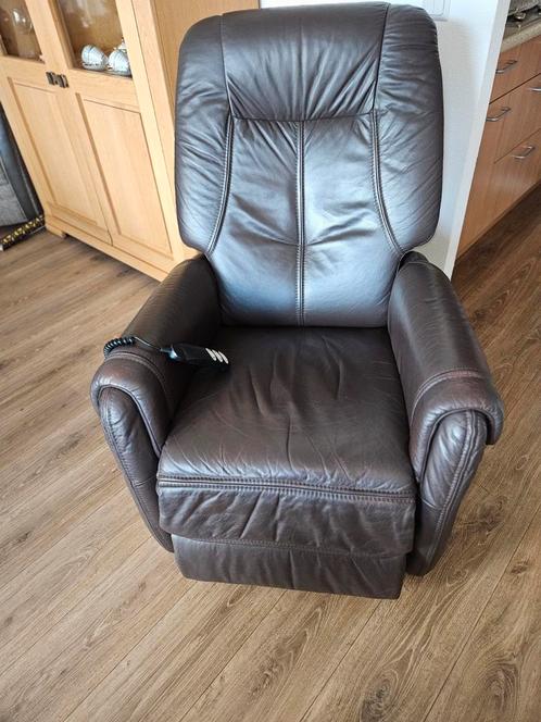 Bruine Lederen Sta-op Stoel, Huis en Inrichting, Fauteuils, Gebruikt, Leer, 75 tot 100 cm, 75 tot 100 cm, Ophalen