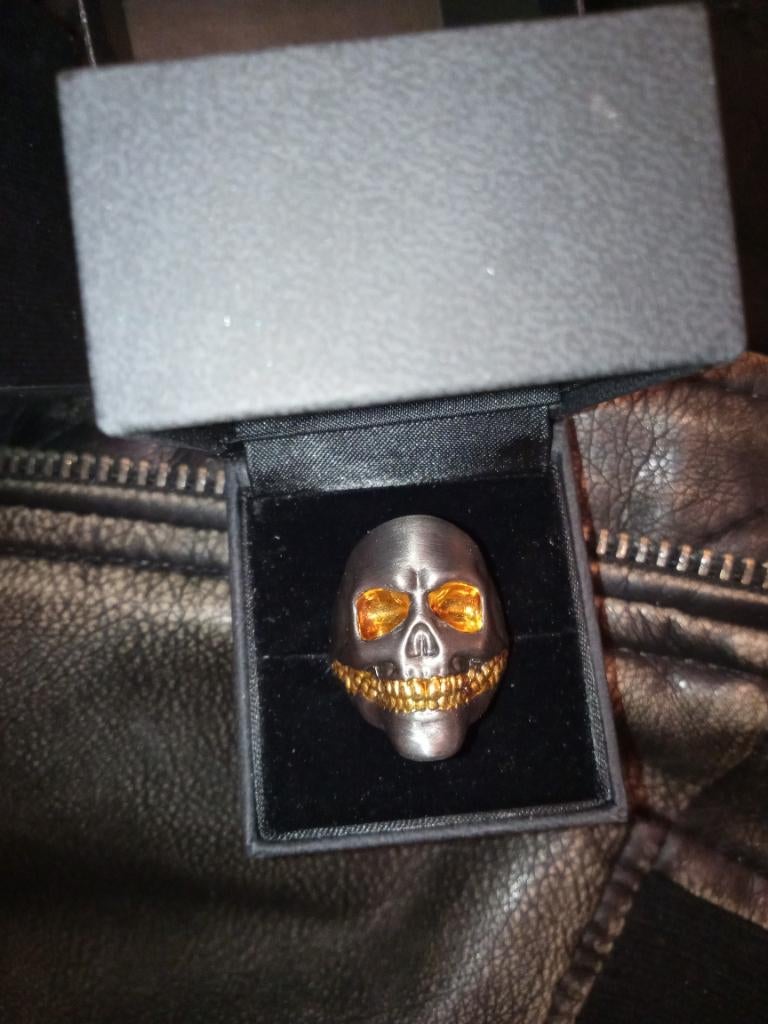 Unieke handgemaakte Skull Ring met goudlaag, Sieraden, Tassen en Uiterlijk, Ringen, Ophalen, Overige kleuren, 19 tot 20, Zo goed als nieuw