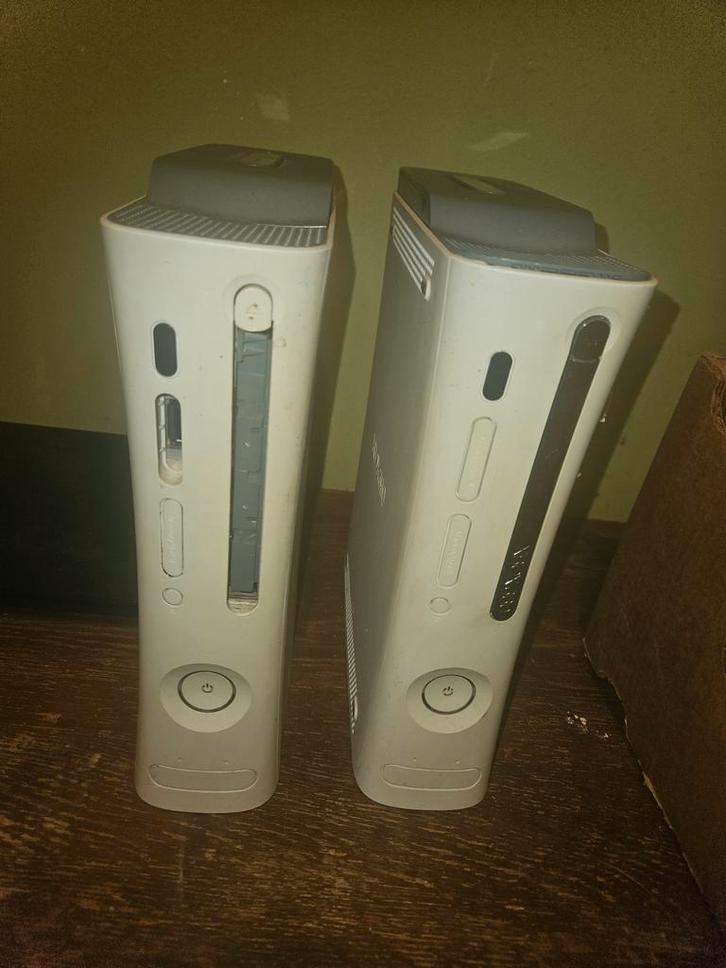 2x Xbox 360 + 15 Games (o.a. Call of Duty & Halo), Spelcomputers en Games, Games | Xbox 360, Gebruikt, Overige genres, 3 spelers of meer