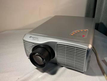 Skytronic multi medea beamer  met tuner beschikbaar voor biedingen