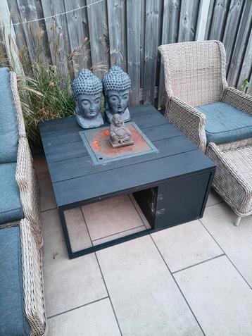 Cozy Tuin tafel met vuurkorf beschikbaar voor biedingen