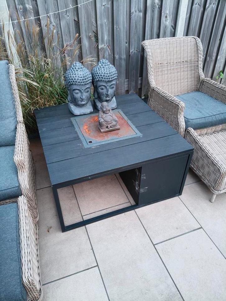 Cozy Tuin tafel met vuurkorf, Tuin en Terras, Tuintafels, Gebruikt, Vierkant, Hout, Ophalen