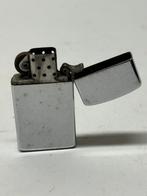 Zippo Aansteker - Klassiek Model, Verzamelen, Rookartikelen, Aanstekers en Luciferdoosjes, Ophalen of Verzenden, Gebruikt, Aansteker