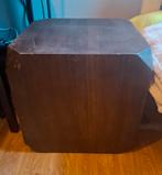 Donker bruine houten bijzettafel in de vorm van een kubus., Minder dan 55 cm, Gebruikt, Rechthoekig, Hout