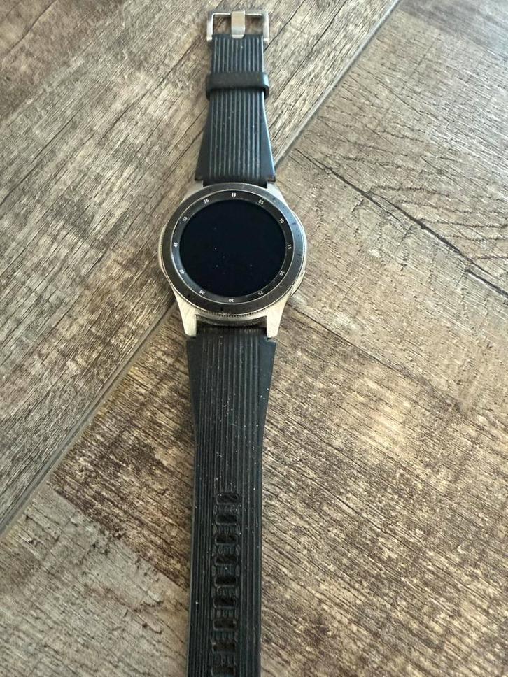 Samsung gear 3, Sieraden, Tassen en Uiterlijk, Smartwatches, Zo goed als nieuw, Android, Zwart, GPS, Stappen, Waterdicht, Ophalen of Verzenden