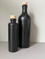 2 Zwarte Stenen Flessen met Kurk, Huis en Inrichting, Woonaccessoires | Vazen, Steen, Gebruikt, Zwart, Ophalen of Verzenden