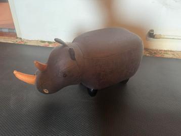 Neushoorn poef / krukje beschikbaar voor biedingen