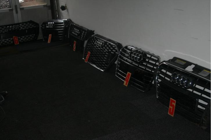 AUDI  GRILL  1XA4  1XA4  1XA3  1XA6  1XA3 1XA1 1X E-TRON, Auto-onderdelen, Carrosserie en Plaatwerk, Bumper, Audi, Voor, Gebruikt