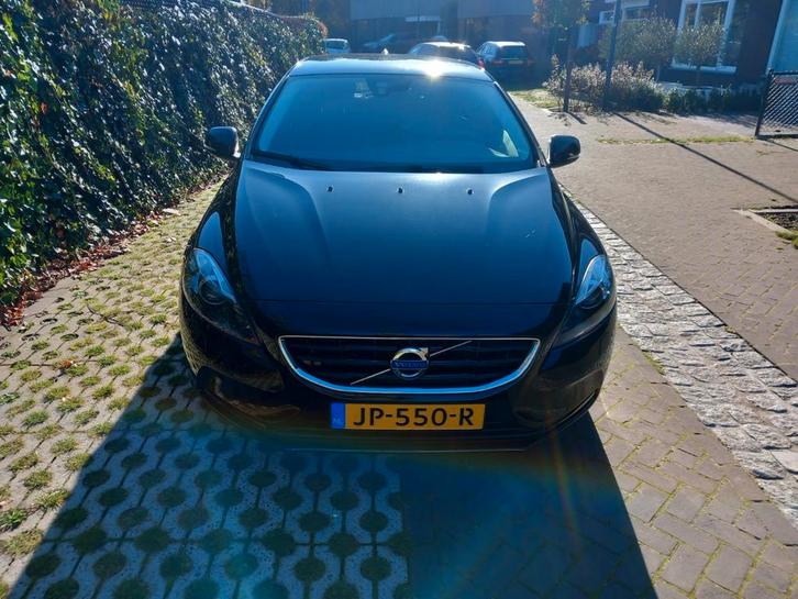 Volvo V40 2.0 T2 122PK 2016 Zwart in prijs verlaagd., Auto's, Volvo, Particulier, V40, Airbags, Airconditioning, Bluetooth, Climate control