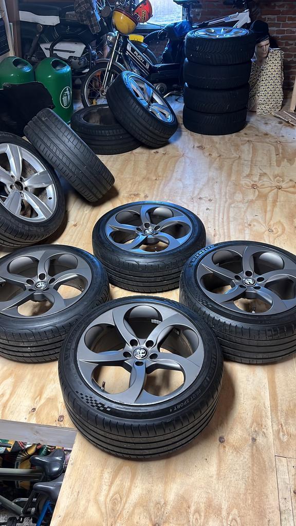 Originele breedset alfa romeo giulia zomerset, Auto-onderdelen, Banden en Velgen, Banden en Velgen, Zomerbanden, 18 inch, 225 mm