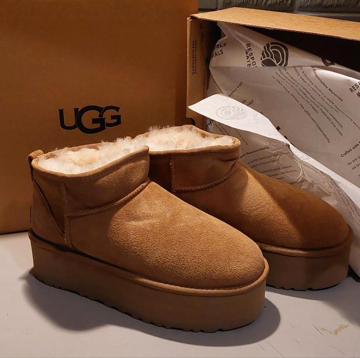 Nieuwe UGG Classic Ultra Mini Platform Boot - Maat 40, Kleding | Dames, Schoenen, Nieuw, Lage of Enkellaarzen, Bruin, Ophalen of Verzenden