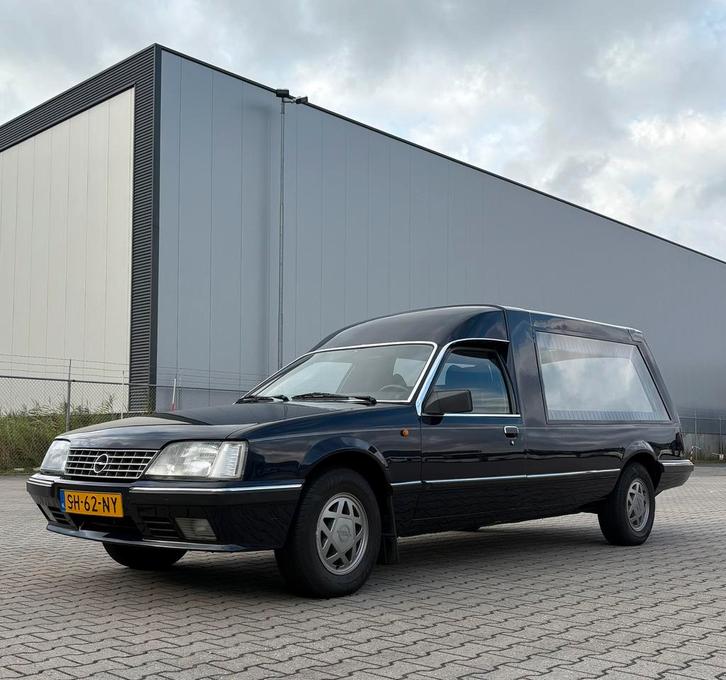 Unieke volledige gedocumenteerde Opel Senator Rouwauto, Auto's, Opel, Particulier, Senator, Benzine, Overige carrosserieën, Automaat