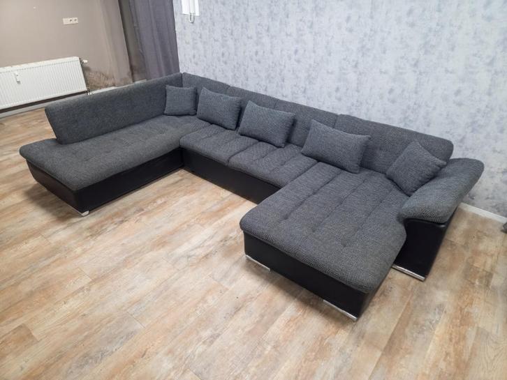 GRATIS BEZORGEN | Mooi Zwart en Grijs U BanksteL, Huis en Inrichting, Banken | Bankstellen, Zo goed als nieuw, Hoekbank, Vierpersoons of meer