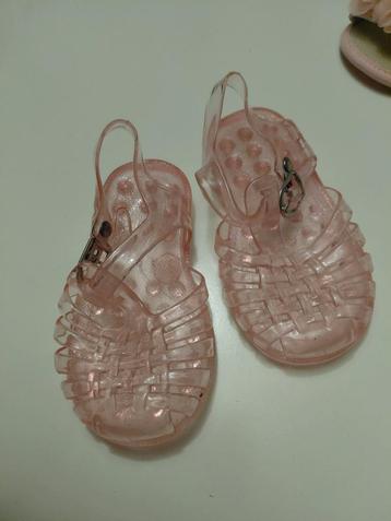 Waterschoenen roze maat 22 beschikbaar voor biedingen