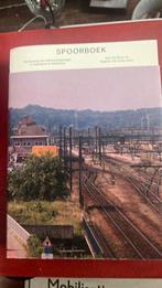 Spoorboek vernieuwing stations omgeving in vlaanderen en ned, Ophalen of Verzenden, Gelezen