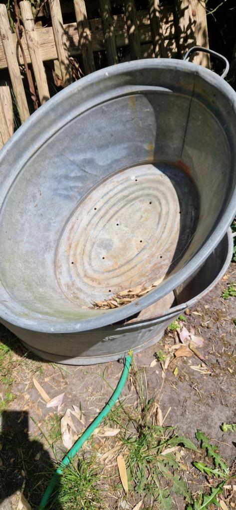 2 mooie groote zinken teilen (prijs is voor beide) (brocante, Tuin en Terras, Tuinwanddecoratie, Gebruikt, Ophalen of Verzenden