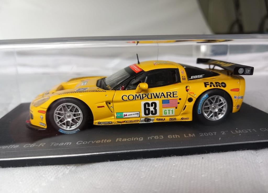 SPARK-MODEL S2401 Chevrolet Corvette C6R #64 Le Mans 2005 1:24 1/24