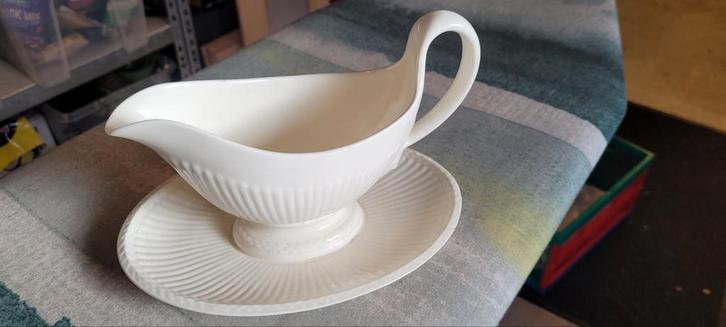 Wedgwood Edme Sauskom met Schotel, Huis en Inrichting, Keuken | Servies, Gebruikt, Kop(pen) en/of Schotel(s), Wedgwood, Aardewerk